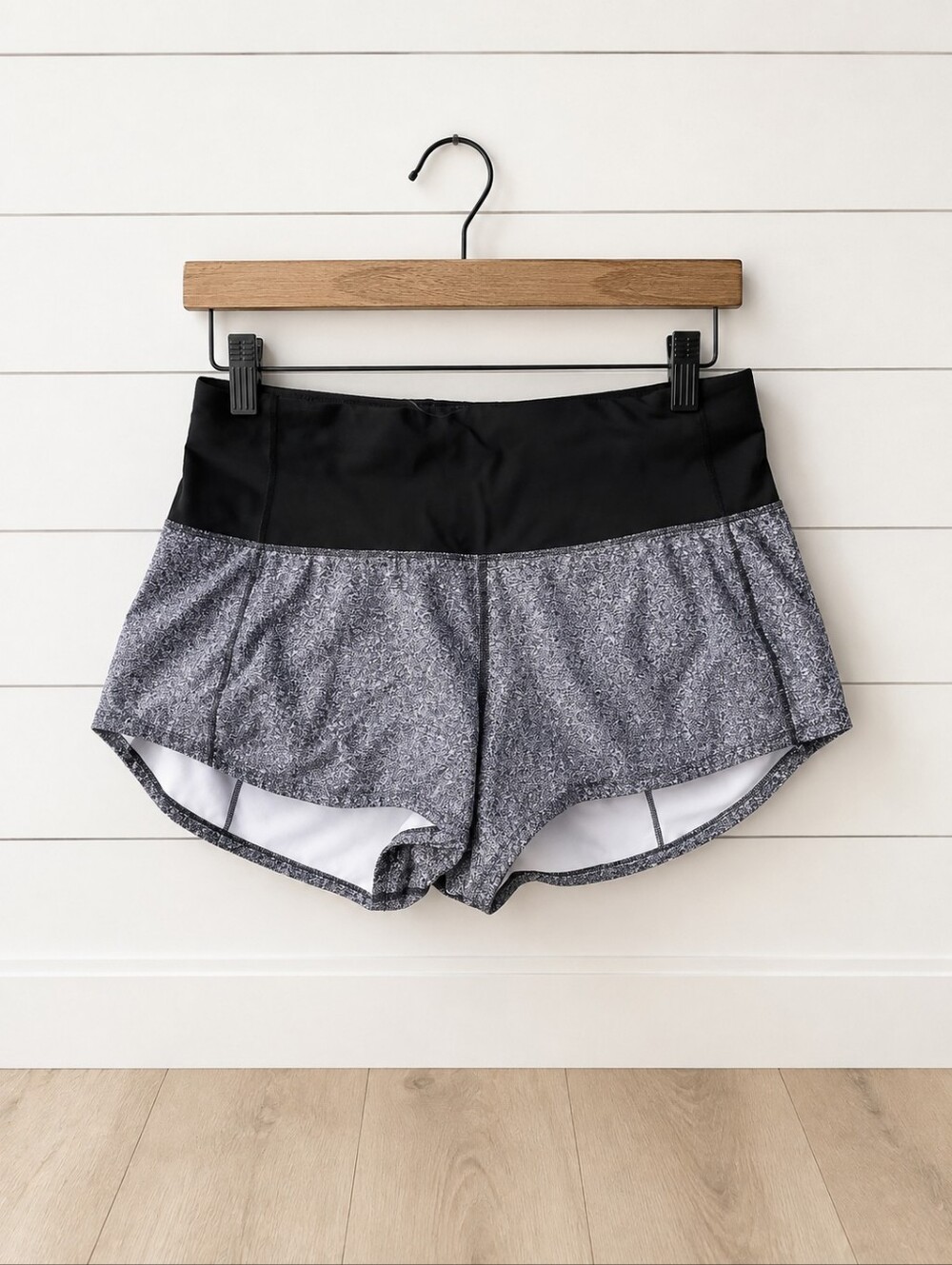 Lululemon Hi Rise Speed Up 2.5 Black White Sz
